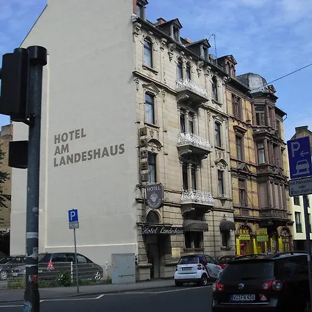 Am Landeshaus 2*