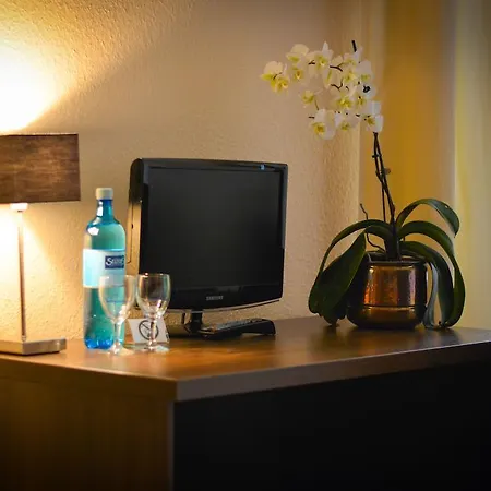 Hotel Am Landeshaus 2*
