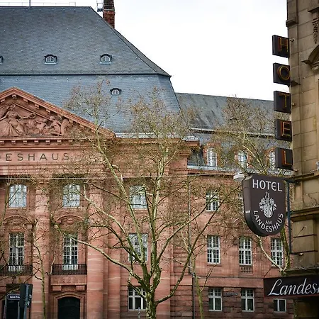 Hotel Am Landeshaus 2*