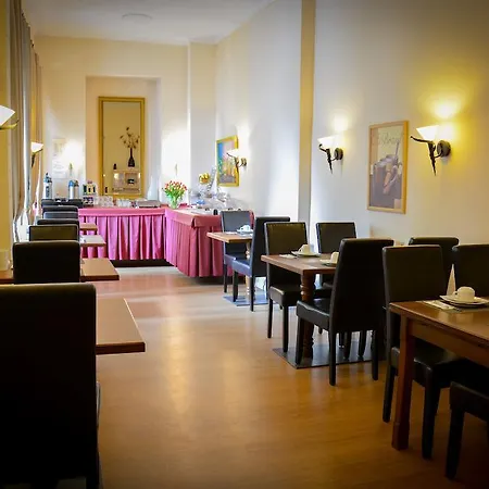 Am Landeshaus 2*